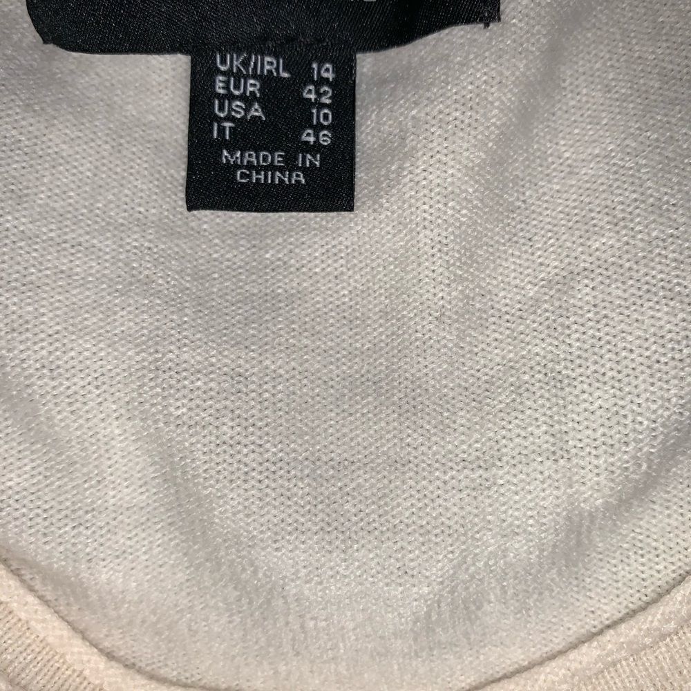 Atmosphere Sweater  - Picture 4 of 4
